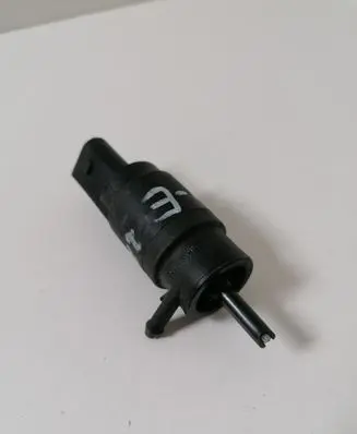 Mercedes-Benz CLS C219 Windscreen/windshield washer pump 3090179482 3090179