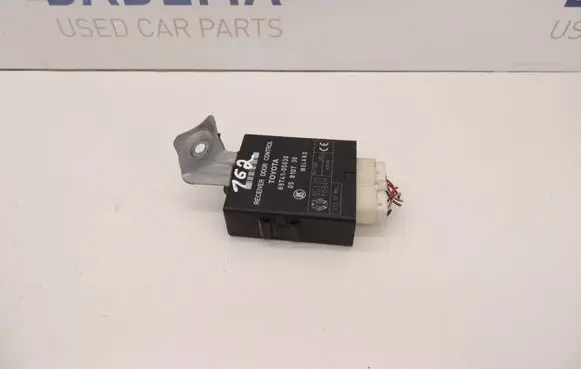 Toyota Avensis T220 Door control unit/module 8974105030 05810730 D162