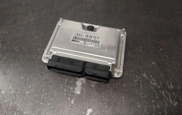 Audi A6 S6 C5 4B Engine control unit/module 038906019CF 0281010405