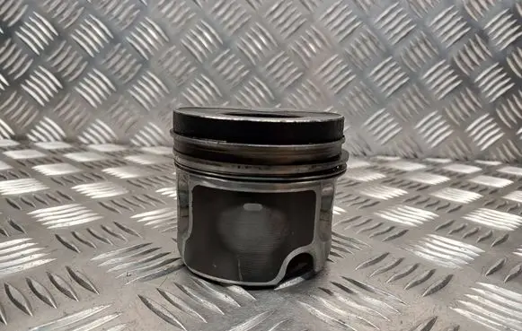 Volkswagen Golf IV Piston 079147