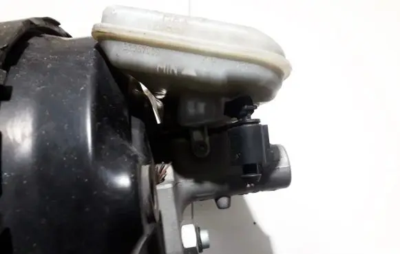 Skoda Superb B5 (3U) Master brake cylinder 32067009