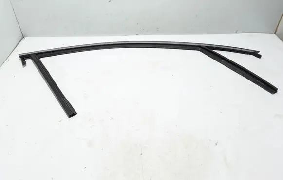 Renault Talisman Front door glass trim molding 803302034R