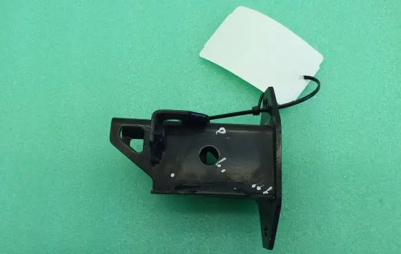 Jaguar F-Pace Radiator mount bracket GX738A291CD