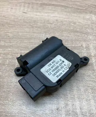 Volkswagen PASSAT B6 Air flap motor/actuator 3C0907511B 1168802901