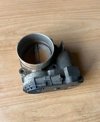 Volvo V70 Throttle valve 30711552 01W213 0280750146