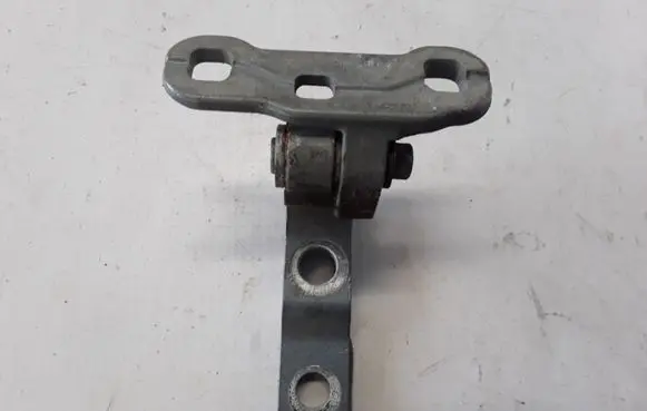 Volvo S90, V90 Front door lower hinge 31371555