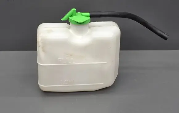 Suzuki Swift II Coolant expansion tank/reservoir 1793169L0