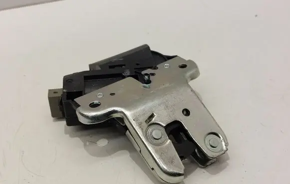 Tailgate/trunk/boot lock/catch/latch