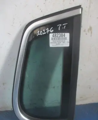 Volkswagen Tiguan Rear side window