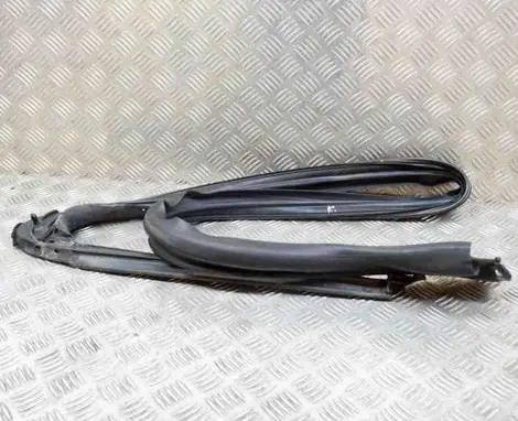 Jaguar XK - XKR Rubber seal front coupe door 2K012146 X150Z03