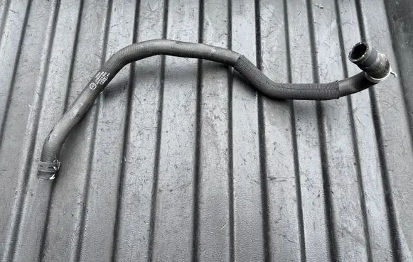 Audi A4 S4 B9 8W Engine coolant pipe/hose 8W0145924P