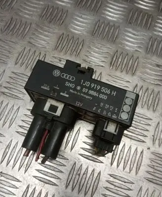 Volkswagen Golf IV Coolant fan relay 1J0919506H 898884000