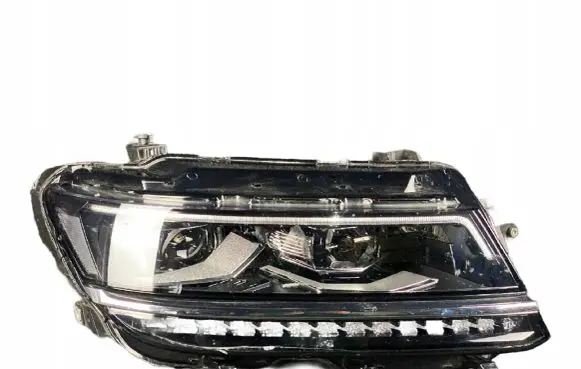 Volkswagen Tiguan Headlight/headlamp 5NB941082D