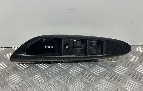 Mazda MPV II LW Electric window control switch LD6266305A C8HD182