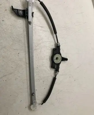 Rear window lifting mechanism without motor