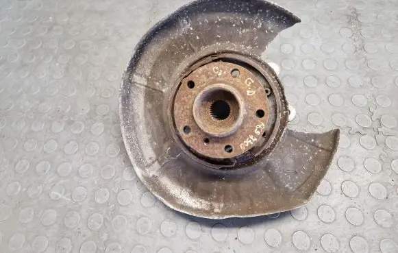 BMW 7 E65 E66 Rear wheel hub