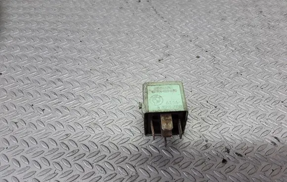 BMW 5 E39 Other relay 61368373700