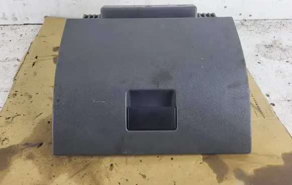 Glove box