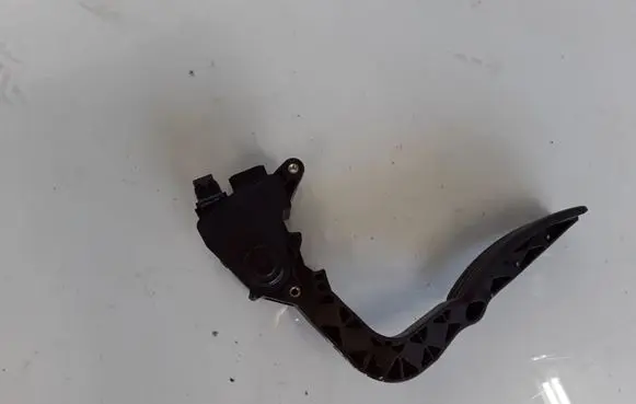 Renault Megane III Accelerator throttle pedal 180100009