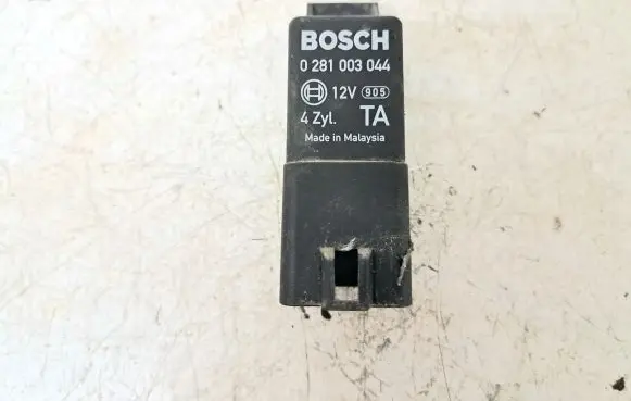 Honda FR-V Glow plug pre-heat relay 0281003044