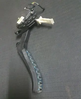 Volkswagen Touareg I Accelerator throttle pedal 7L0723507 6PV00802624