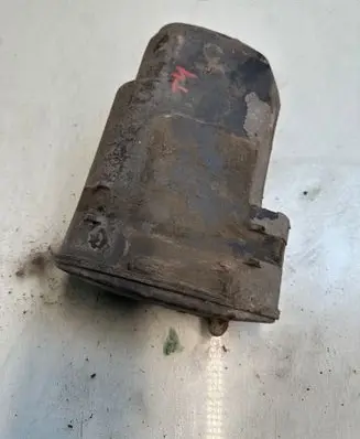 Volkswagen Transporter - Caravelle T4 Power steering pump mounting bracket 074145167