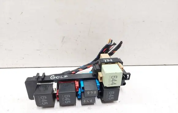 Volkswagen Golf VI Relay mounting block 1K1937503A