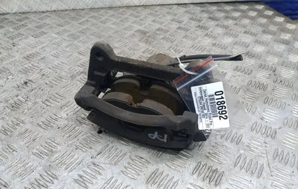 Volkswagen PASSAT CC Front brake caliper