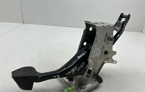 Volkswagen Caddy Brake pedal 1T1721057L 85286000619