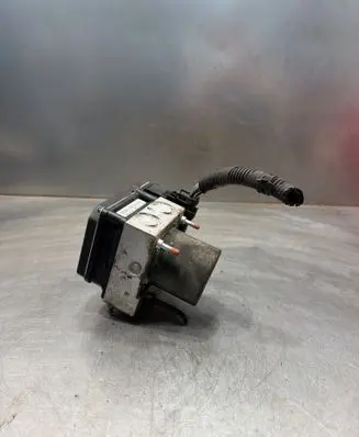 Toyota Avensis T270 ABS Pump 0265951567 0072210354