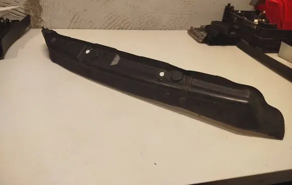 Audi A4 S4 B8 8K Fender end trim 8K0821112A