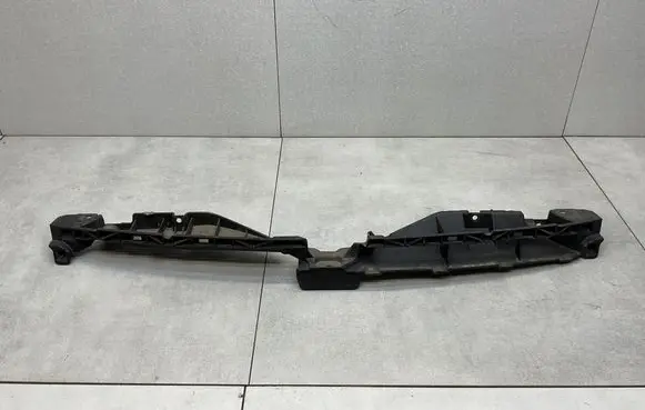 Volkswagen Scirocco Front bumper mounting bracket 1K8805813