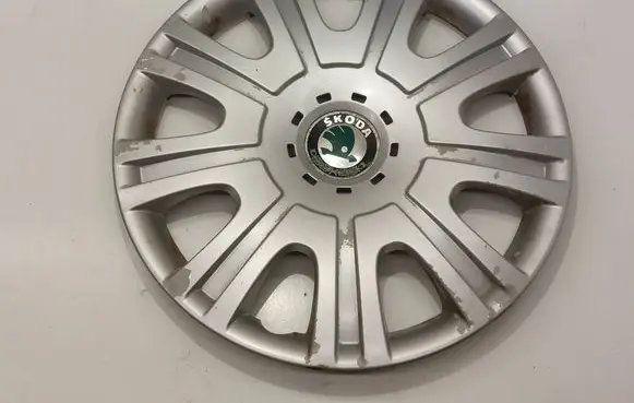 Skoda Octavia Mk2 (1Z) R15 wheel hub/cap/trim 1Z0601147E