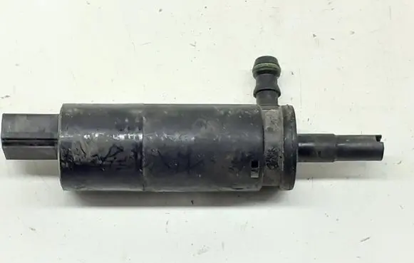 Volkswagen Touran I Windscreen/windshield washer pump