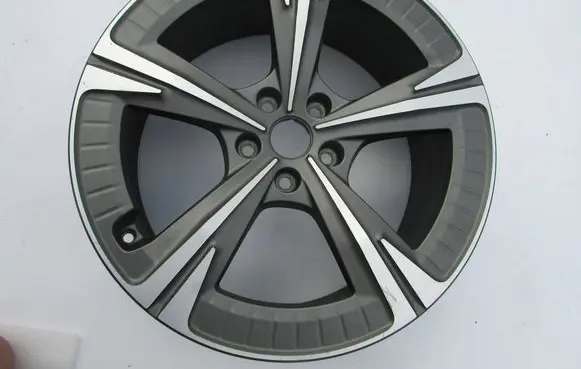 Seat Ateca R18 alloy rim 575601025