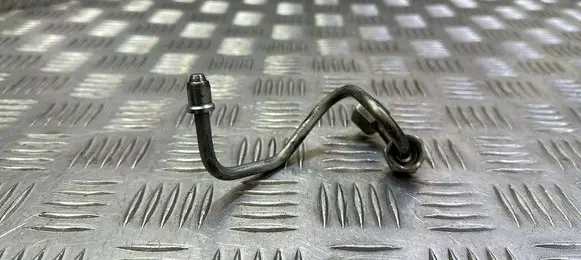Fuel injector supply line/pipe