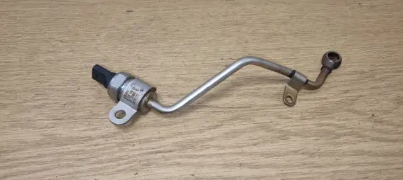 BMW 1 F20 F21 Exhaust gas pressure sensor 8570936