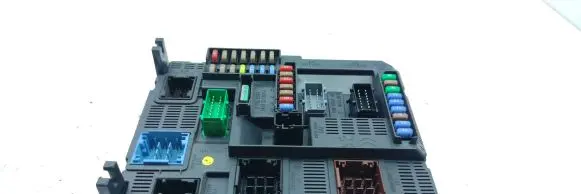 Peugeot 208 Fuse module 9678355980 E1066960 20120712