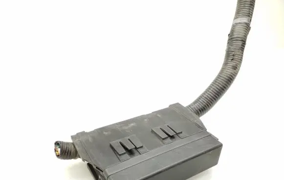 Nissan Juke I F15 Fuse module 24382EW70B