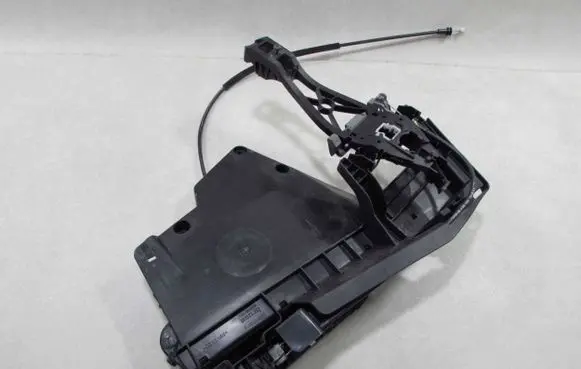 Volvo XC60 Front door lock 30799311 48631