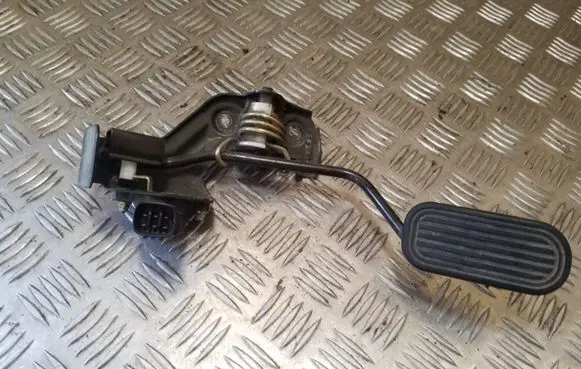 Toyota Avensis Verso Accelerator throttle pedal
