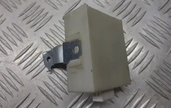 Toyota Avensis T250 Sliding door control unit/module 89741-05070