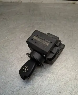 Mercedes-Benz E W211 Ignition lock 2115451408 33002209