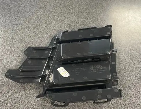 Audi Q5 SQ5 Front bumper mounting bracket 80A807246A