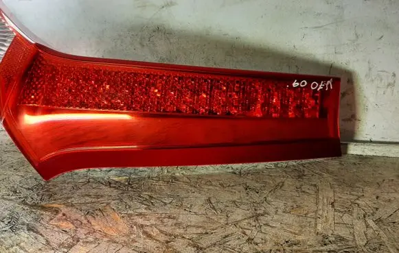 Volvo V70 Tailgate rear/tail lights 164394 164392