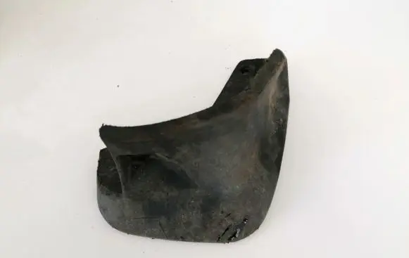 Mitsubishi Carisma Rear mudguard mb944792
