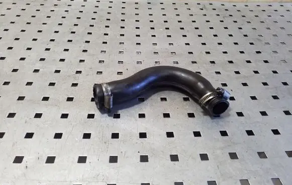 Opel Omega B1 Breather/breather pipe/hose 90467107