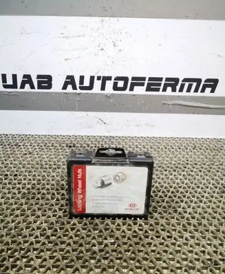 KIA Rio Anti-theft wheel nuts and lock AC09411013