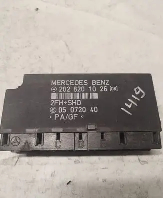 Mercedes-Benz C W202 Central body control module 2028201026