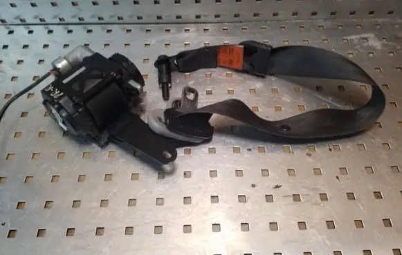 Opel Antara Front seatbelt